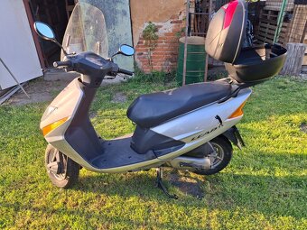 Honda SCV 100 LEAD - 3