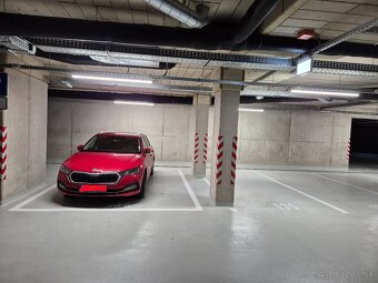 Prenajmem VEĽKÉ garážové státie v Ovocných sadoch - 3