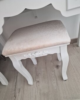 Toaletný stolík s taburetkou - 3