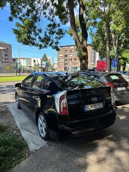 Toyota Prius 2015 Hybrid - 3