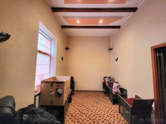 Rodinný dom na komerčné priestory pre ambulanciu a pod. - 3