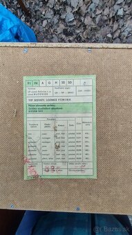 Predám 2 x retro nočné stolíky cena 60 eur. - 3