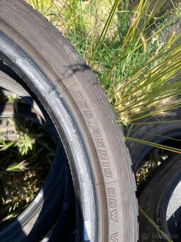 255/35 r19 - 3