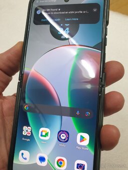 Motorola RAZR 40 - 3