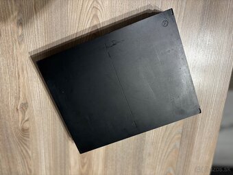 Xbox One S 1TB + 2 ovládače + hra - 3