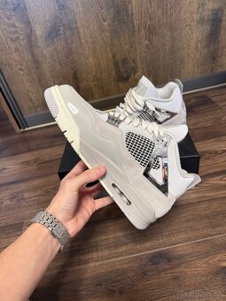 Jordan 4 frozen moments - 3