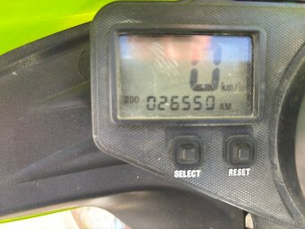 Triumph Speed Triple 955i - 3