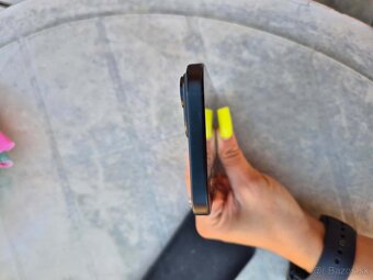 iPhone 15 - 3