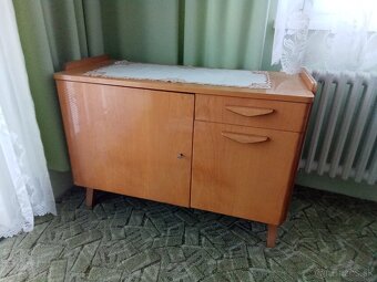 Predám televízny retro stolík. - 3