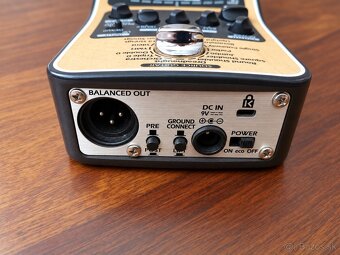 Predám gitarový predzosilňovač Zoom AC-2 - 3
