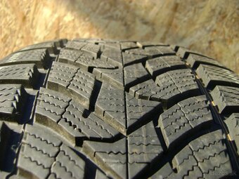 235/40 r18 zimne pneumatiky - 3