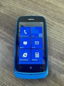 Nokia Lumia 610 biela aj modrá - 3