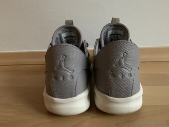 AIR JORDAN FIRST CLASS - 3