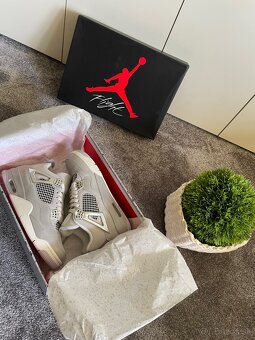 JORDAN 4 RETRO FROZEN MOMENTS - 3