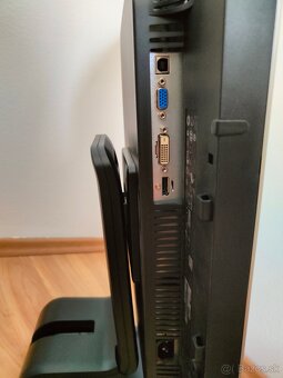 HP Compaq LA2405x (24") - 3