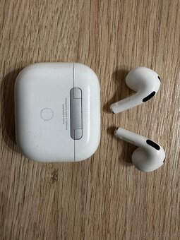Apple AirPods 3 s MagSafe nabíjacím púzdrom - 3
