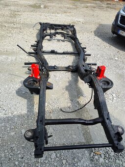 Nosný rám Nissan patrol y61 wagon - 3