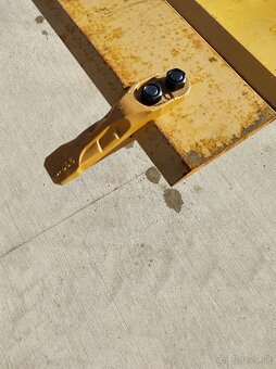 Brity pre JCB 3/4 CX - 3