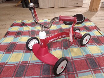 Predám odrážadlo Radio Flyer - 3