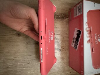 Nintendo Switch Lite Coral - 3