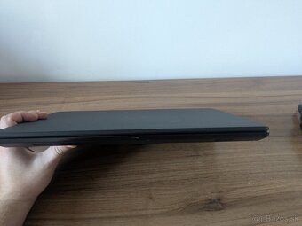 Dell Inspiron 15 (Core i3/8 Gb Ram/256 SSD/Radeon M330 2Gb) - 3