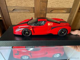 1:18 BBR Enzo Ferrari, otváratelný diescast - 3