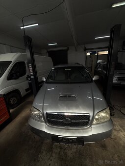 Rozpredám KIA Carnival EX - 3