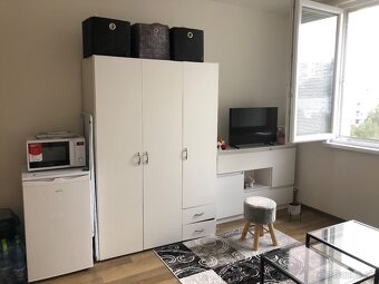 Garzonka v Hlohovci na prenajom - 3