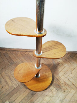 stojan na kvety funkcionalizmus - 3