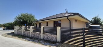 Na predaj 4-izbový bungalov s garážou a krytou terasou – Hru - 3