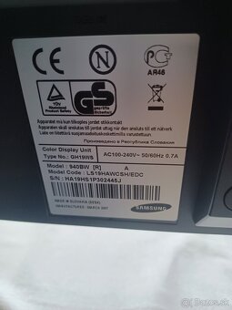 Samsung LCD monitor - 3