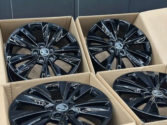 5x112 r17 superb 2 cistonove disky black original - 3