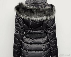 Zimná bunda z kolekcie Guess - 3