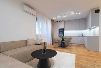 PRENÁJOM - NOVÝ 2 IZB BYT pri JAZERE 80 m2 (2xBALKÓN), NOVOS - 3