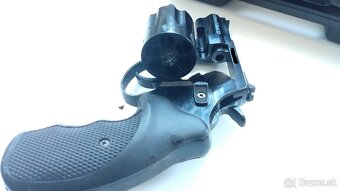 Plynový revolver Zoraki R1 - 3
