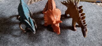 Dinosaury - 3