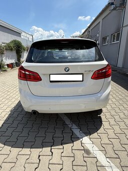 bmw 218d - 3
