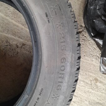 Predam zimne pneu zn. Dunlop 215/60/r16 - 3