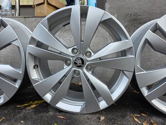 Nove disky VW 5x112 r18 - 3