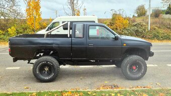 Nissan D21 pickup - 3