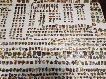 Predám rôzne odznaky 3000+ kus - 3