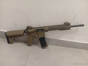 Predám airsoftku M4 AR15 - 3