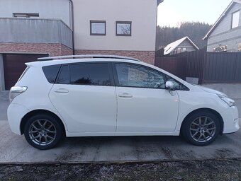 Toyota Verso 2,2 D-CAT - 3