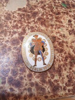 odznak, smalt - 1938 Berlin - 3