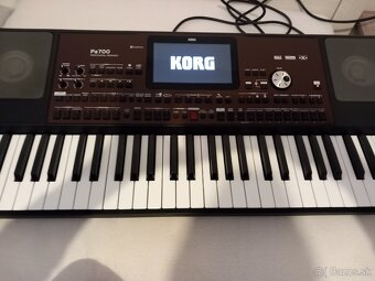 Korg pa 700 nove - 3