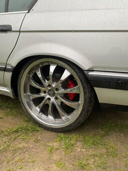 BMW e32 735i - 3