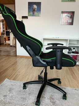 Na predaj: Herná stolička Apex Racer – čierno-zelená - 3