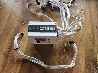Corsair CX750F RGB + 12VHPWR kábel - 3