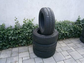 Predám 4x zimné ako nové pneu Pirelli RSC 225/55 R17 87HXL - 3