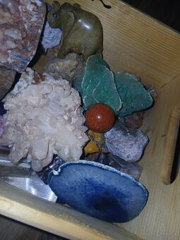 Predám krabicu kryštálov - 3